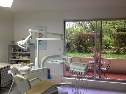 Docteur Cécile Assant, dentiste, Dentiste à Suresnes