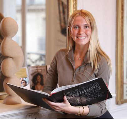 Dr. Sofia Trindade ✨ Dentiste Esthétique Et Alignement Dentaire (Orthodontie) 🦷 Soins Dentaires & Urgences Dentaires 🚨 Dentiste à Paris 08