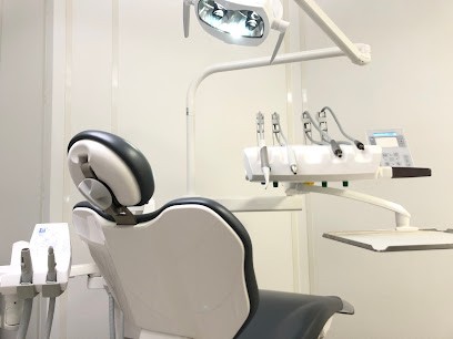 Dr Ayham Fanous Centre Dentaire AVEC, Dentiste à Torcy