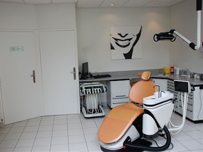 Dr About Romain - Dentiste 52130, Nord Pas de Calais, Dentiste à Saint-Pol-sur-Ternoise