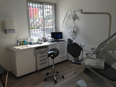 Dr Fabrice AMOUYAL, Dentiste au Rove