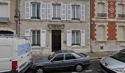 Tillay Eric, Dentiste à Orléans