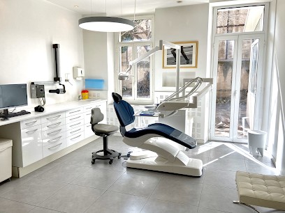 Docteur Frisque Pierre, Dentiste à Marseille 06