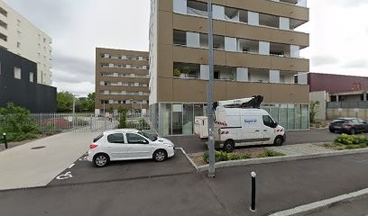 Dr CHAKOR Lynda, Dentiste à Nantes