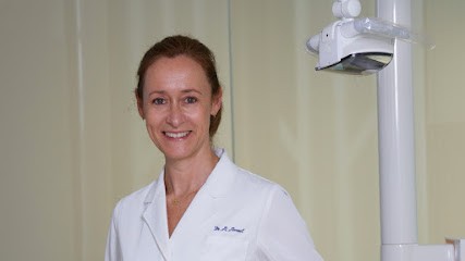 Dr Marianne Manset, Dentiste à Paris 16