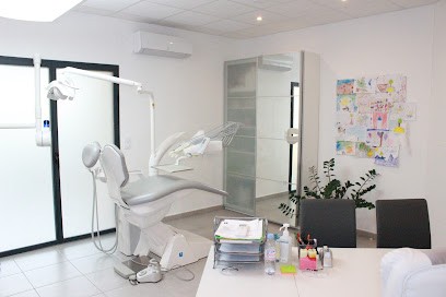 Dr Julie Maillet-Thirion - Dentiste Laurens, Dentiste à Laurens
