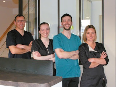CABINET DENTAIRE LES ÉCRINS KERHOLLO, Dentiste à Saint-Agathon