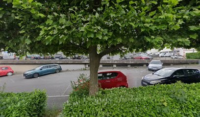 Ieng Sethy, Dentiste à Longjumeau