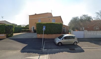 Jean Guilloteau Charlotte, Dentiste à Villeneuve-lès-Béziers