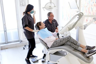 Dr Francis Benguigui - Chirurgien dentiste, Dentiste à Paris 16