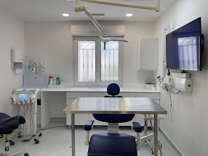 Docteur Valérie SCHOM - Parodontologie / Implants Dentaires / Prothèses Dentaires, Dentiste à Sainte-Geneviève-des-Bois