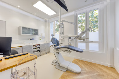 Dr Camille Bureau Dentiste à Paris 17