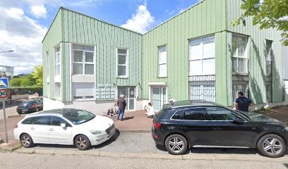 Marie-Alix Merle, Dentiste à Créteil