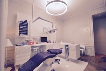 Naulin-Ifi Chantal, Eid Camille, Reibel Domergue Amélie, Maupile Sophie, Dentiste à Paris 16