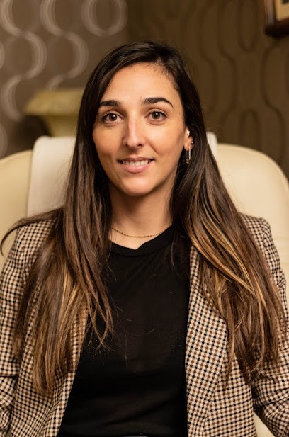 Dr Chloé NINOU, Dentiste à Paris 13