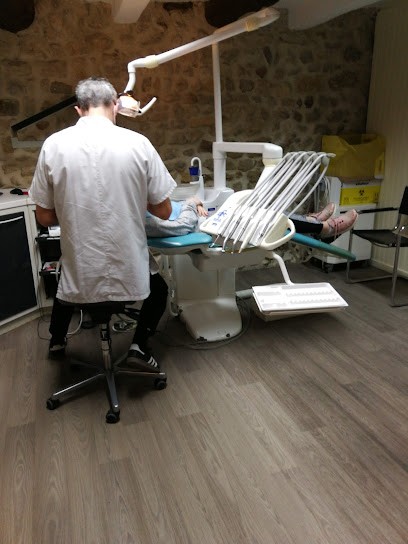 Hubert Jérome, Dentiste à Sainte-Tulle