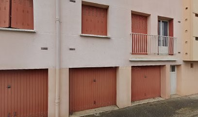 Charron Yollande, Dentiste à Paron