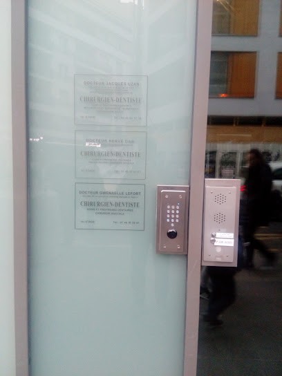 Dabi Hervé, Dentiste aux Lilas