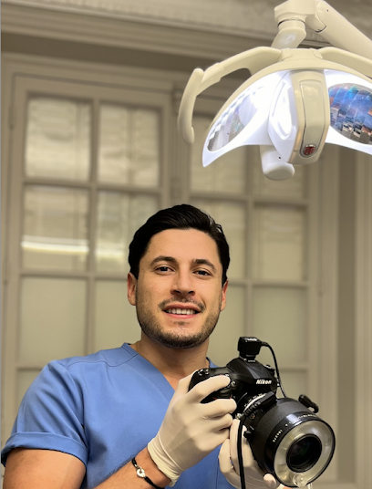 Docteur Nicolas Martinez Dentiste à Paris 16
