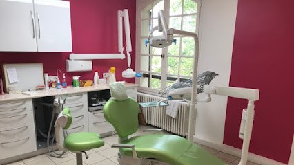 Ouy Céline, Dentiste à Quincy-sous-Sénart