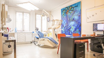 Dr Nathalie Wolf - Chirurgien Dentiste Implant / prothèse dentaire, Dentiste à Paris 16