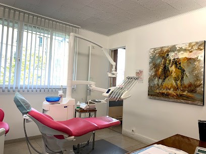 Jessikal, Dentiste à Maisons-Alfort