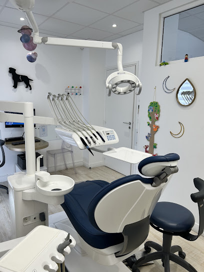 Cabinet Dentaire Et Orthodontiste Des Champs Elysées Dentiste à Évry-Courcouronnes