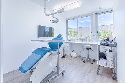 Dr Georges Tafoureau - Dentiste Noisy-le-Roi, Dentiste à Noisy-le-Roi