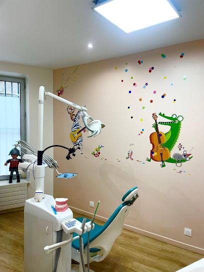 Cabinet dentaire de l'enfant et de l'adolescent : Dr Eva ELHARRAR, Dr Pauline LABRUNYE, Dr Pia BORNENS, Dr Pauline MARCILHACY, Dentiste à Paris 14