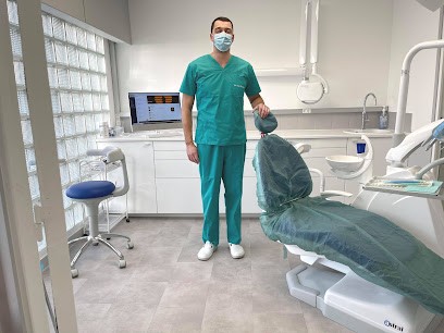 Docteur Vlad Nicolae Parisescu, Dentiste à Paris 19