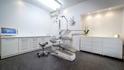 Bismuth Jenny, Dentiste à Paris 08