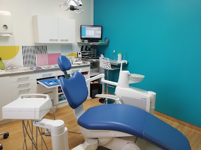 Pouchoulin Anne Laure, Dentiste aux Côtes-d'Arey