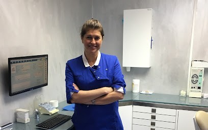 Docteur Lili Kassaï-Hedjazi, Dentiste à Suresnes