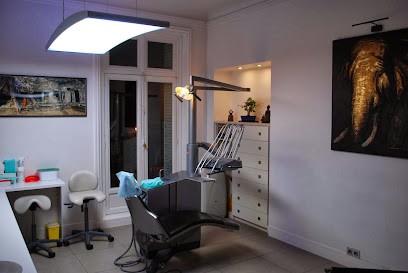 Vaideanu Tudor, Dentiste à Paris 01