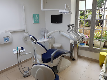 Brecx Daphné, Dentiste à Paris 09