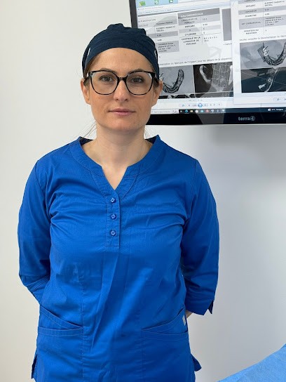 Anca Pricop, Dentiste au Mans