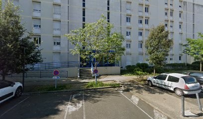 Aucouturier Jean, Dentiste à Châtellerault