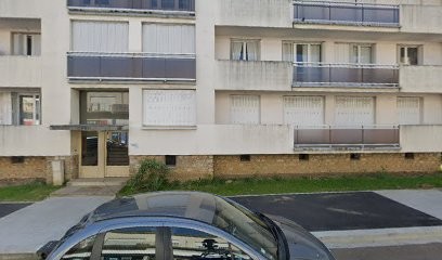 Dr AUNEAU Clotilde. Chirurgien-dentiste, Exercice Réservé à L'Orthodontie, Dentiste à Ris-Orangis