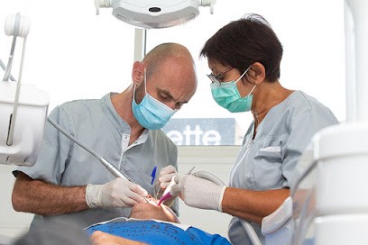 Docteur Fabien Cozic, Dentiste à La Calmette