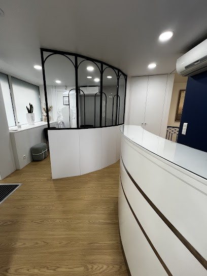 Dr César Hassin, Dentiste à Paris 02