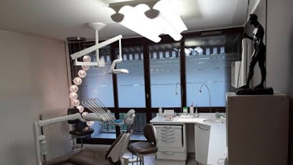 Dr Renaud D'HEILLY, Dentiste à Garches