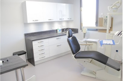 Chirurgie Dentaire et Implantologie du Pôle Santé (Lunel), Dentiste à Lunel