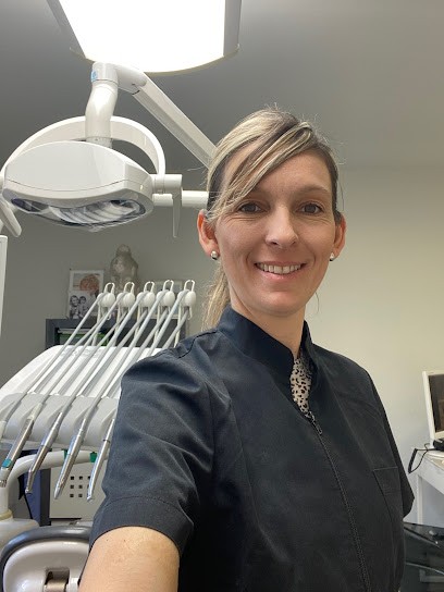 Dentiste Dr Leignel-Fraticelli Gwendolyne Chateauneuf Grasse, Dentiste à Châteauneuf-Grasse